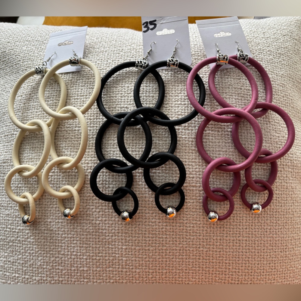 New Trendy Hoop Earrings Set in Cream, Black, Green and Pink. Rubber w/silver